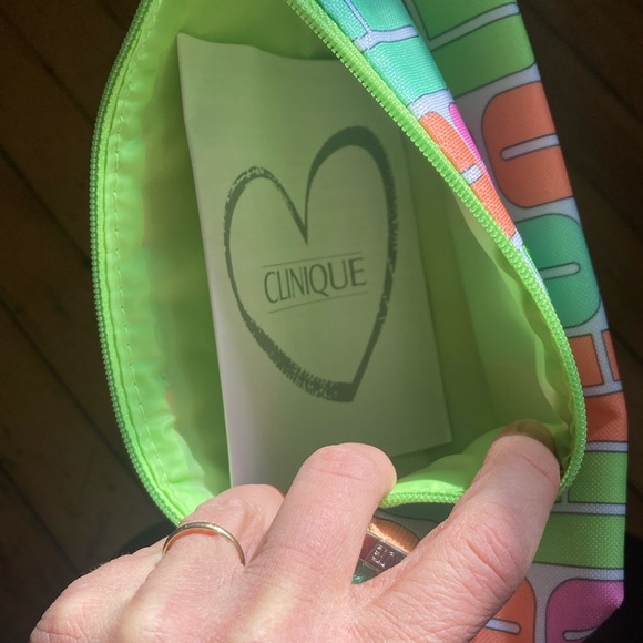 ❤️NEW-Clinique make up bag - Picture 6 of 8